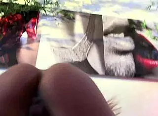 Luna Oliveira does sensual strip