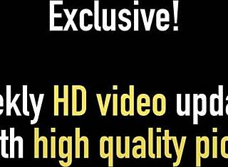 Angelina Curvilínea Fode Buceta Peluda com Dildo na Webcam