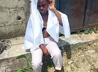 Ijeoma Fucks Strange Man Outdoors