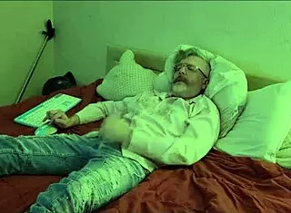 Slimyslimy1 Sneaks Cum Next To Sleeping Stepsister In Bed