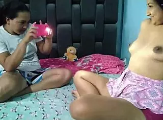 Kolumbijska drugarica gola pozira i drka se kao OnlyFans cura!