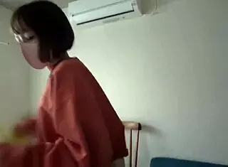 asian beauty borrows battery and gets intense sex
