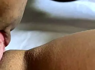 Cute brunette girl with good booty gets her pussy eaten -amateur couple- nysdel 😍🍑