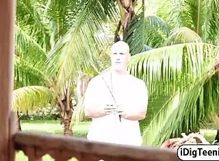 Quinn Wilde sucks Sean's monster cock