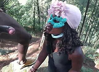 Петдесет нюанса черна джунгла разходка става хорни! Тройка с твърда пенетрация и ядене на сперма!