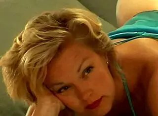 beautiful blonde milf gives homemade blowjob leading to facial