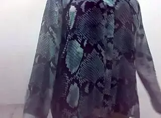 latina lesbian dancing hot