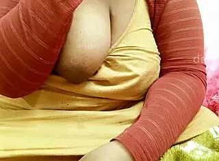Indian Aunty's Big Tits Exposed!