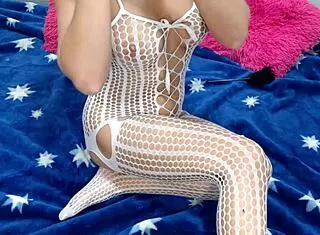 fuck my sweet juicy pussy and have tons of fun