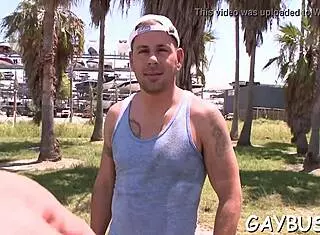 I suck hunk's cock to orgasm in gay video