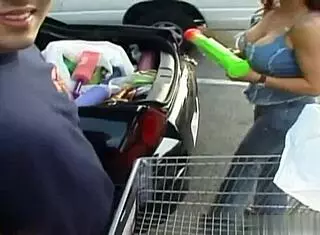 big-boobed mature woman sucking deeply, contrasting her experience