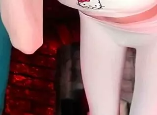 sweet eaton in fitted white leggings 😏