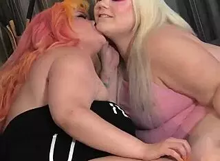 Check babe west and curvy mary kissing in exclusive bts 😘