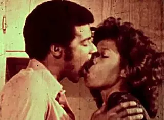 I love this retro black on black design