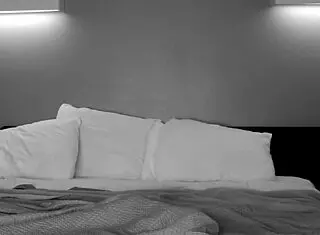 yo, hot milf Syren De Mer bangs stranger in hotel!