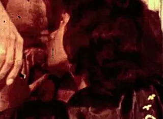 I love this retro black on black design