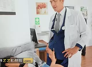 Is Kiki Daniels suffering from cold feet? Here's the treatment!