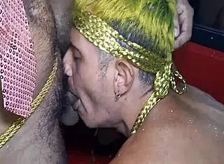 uma orgia entre amigos carnaval brazilian