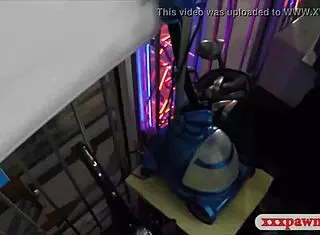 Ebony amateur pounded after selling stuff on hidden cam