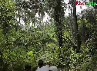 Я трахаю африканских эбони женщин на улице