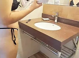 Entering a luxurious hotel in Lince leads to unexpected encounters