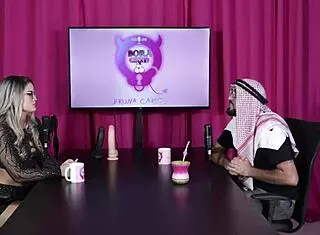 Beautiful blonde in lingerie gives blowjob and gets pussy licked 😘