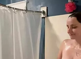 ivy19921 invites you to cum in shower