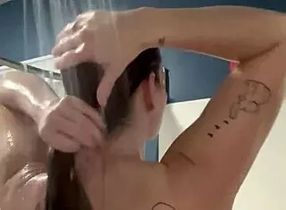 ivy19921 invites you to cum in shower