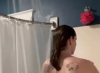 ivy19921 invites you to cum in shower