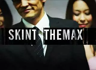 Swingers enjoy wild 3some in cinema