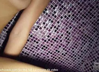 Viděl jsi už teen 18+ Rosalininu kundičku olíznutou zblízka v sauně?