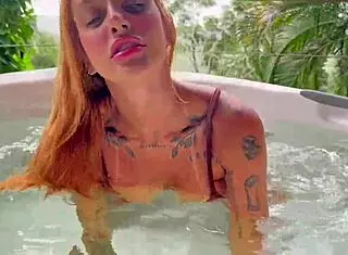 Fodendo na jacuzzi ao ar livre com romulo pontess.