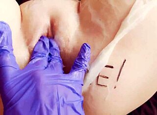 この濡れたマンコが指マン中に滴る音聞こえる？