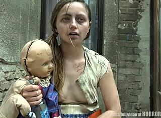 Japonská manželka proměněná v děvku v pokřiveném rodinném cum festu