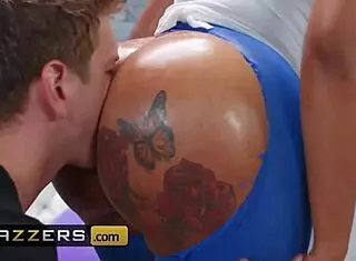 Moriah Mills And Markus Dupree Cross-Train With Cock At Gym