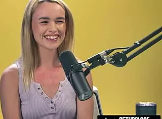 i watch khloe kingsley orgazm up close wit fingering