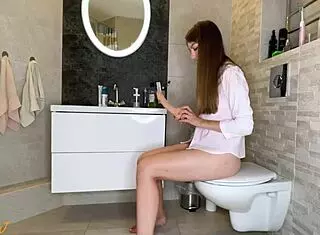 Sexy girl rides sex toy cowgirl style in bathroom solo. Pure homemade heat!