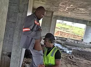 After everyone left, workers fuck shamelessly in the construction building.