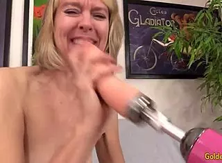 Gilf Jamie Foster shows assets before machine banging.