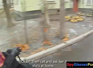 Babka cucající kokot zachycená na špionce, jak jí tvrdě šukají pičku