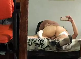 La novia de mi amigo cabalgando en mi pija