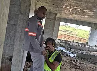After everyone left, workers fuck shamelessly in the construction building.