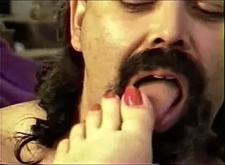 want to see cailleach mara get foot worship fuck and squirt?