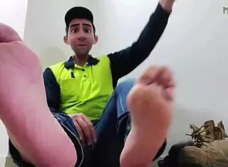 work sucks, but foot fantasies make it better!