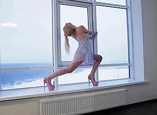 Wow, Sexy Blonde Gymnast Mischele Lomar in High Heels!
