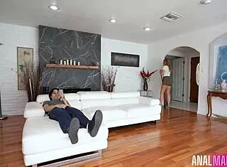 Sedona Reign and Elias Cash go through the backdoor in this hardcore milf sex for cash scene