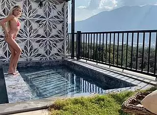 Outdoor Hot Sex With Teen Girlfriend's Tight Pussy!