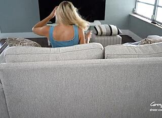 omg nevlastní máma mě chytila při masturbaci a pomohla mi vyprsknout do jejích kalhotek! 😱