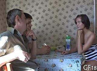 Opiskelijat villiintyvät kovasta imusta ja POV naidosta