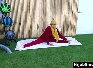 Muslim Girl In Hijab Cheats With Trainer For Hardcore Sex!